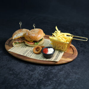 Füme Dana Burger (Süt ürünü,Yumurta,Susam,Hardal ve Gluten içerir)
